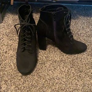 Ankle boots w/ Heel